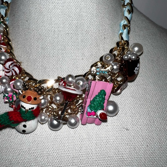 NWT Betsey Johnson Christmas Charm Necklace Faux Pearl Holiday Cluster STATEMEN - Picture 5 of 10
